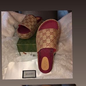 Gucci sandals size 8 and 8.5